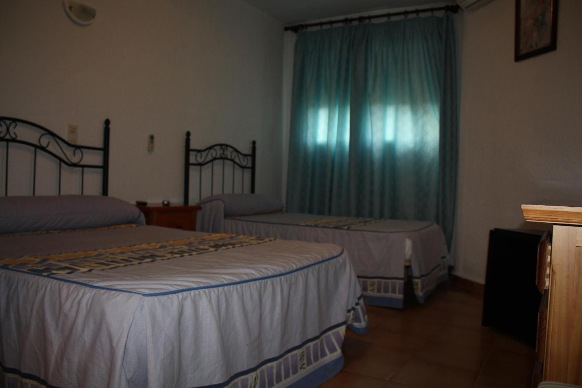 Hostal Tamarindos Matalascanas Exterior photo